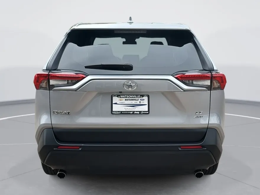 2024 Toyota RAV4 LE photo 1