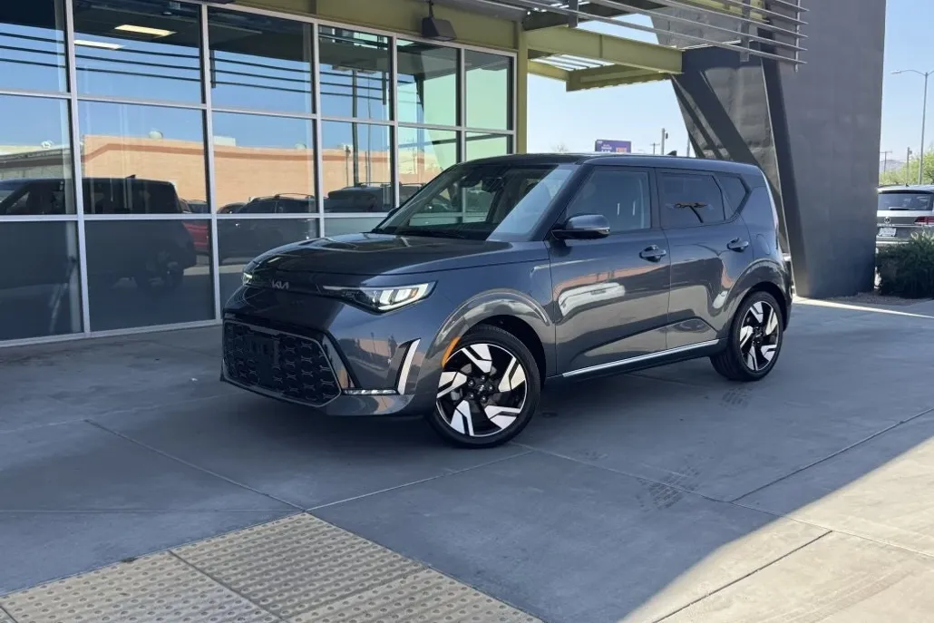2023 Kia Soul GT-Line photo 1