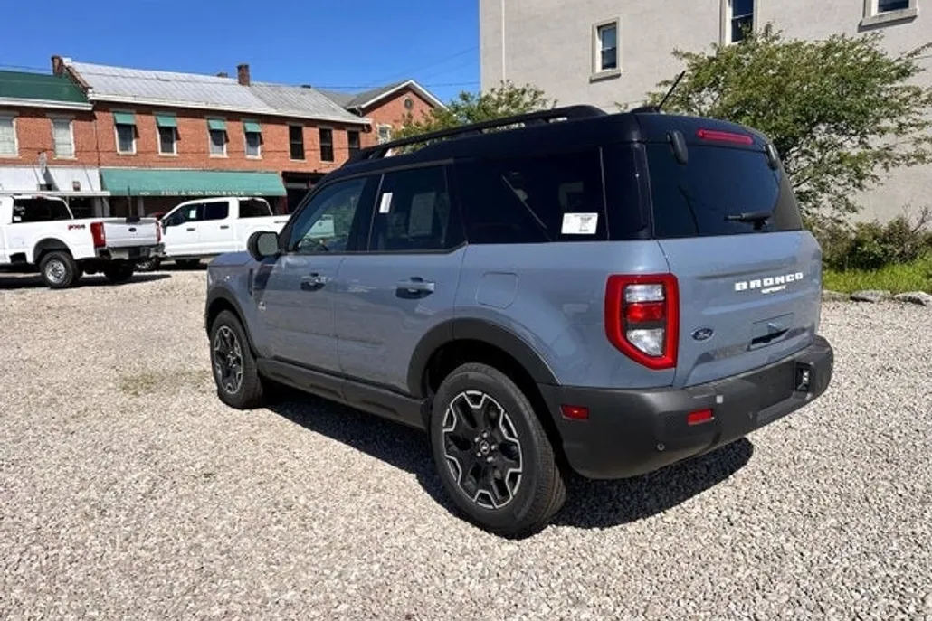 2025 Ford Bronco Sport Outer Banks photo 1