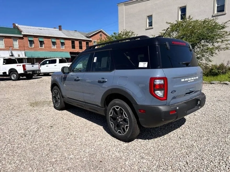2025 Ford Bronco Sport Outer Banks photo 1