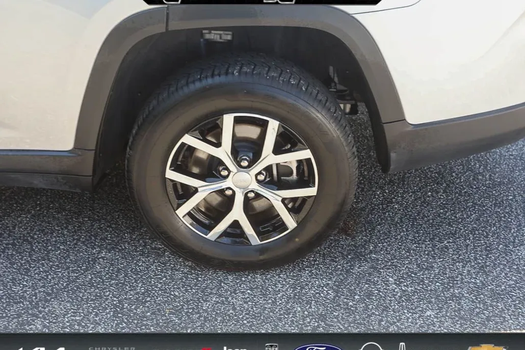 2024 Jeep Grand Cherokee Limited photo 1