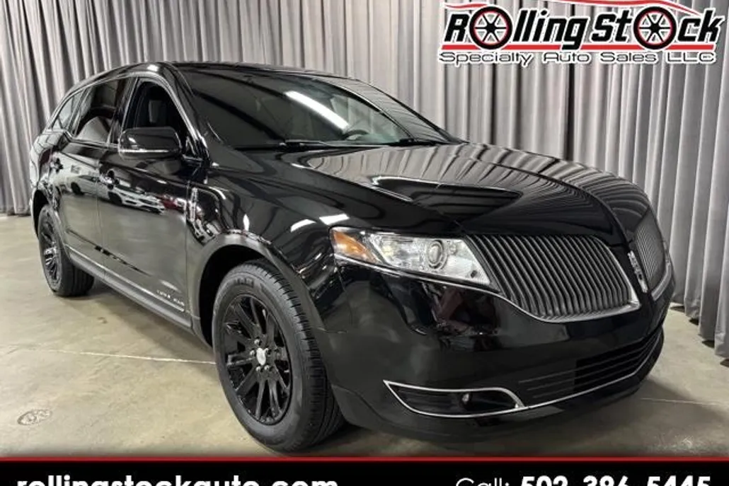 2015 Lincoln MKT photo 1