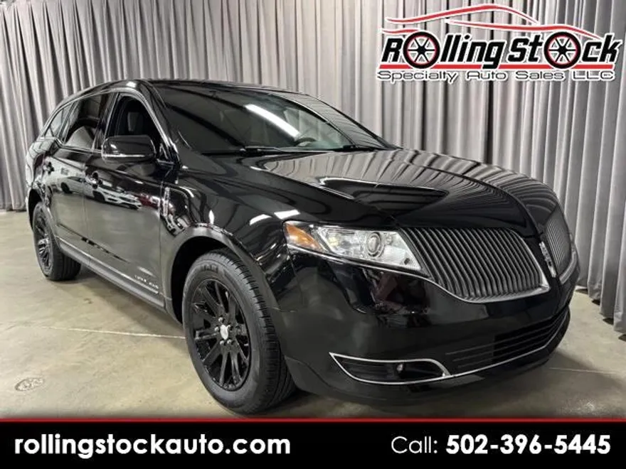 2015 Lincoln MKT photo 1