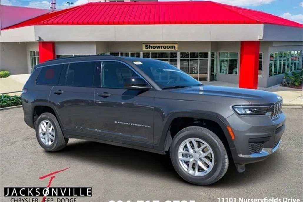 2025 Jeep Grand Cherokee Laredo photo 1
