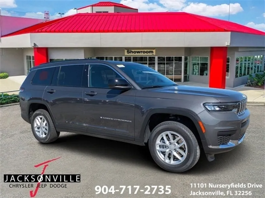 2025 Jeep Grand Cherokee Laredo photo 1