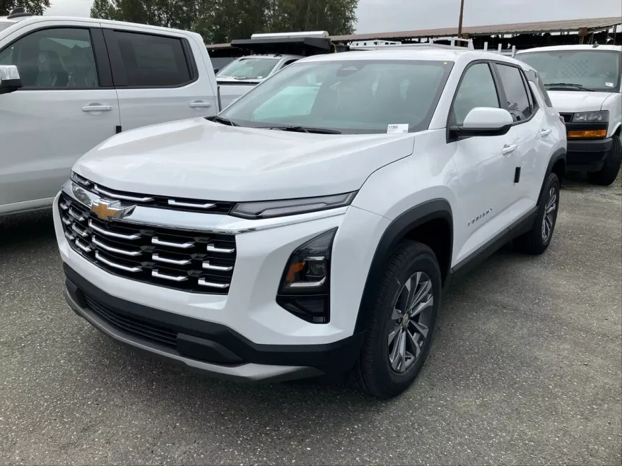 2026 Chevrolet Equinox LT photo 1