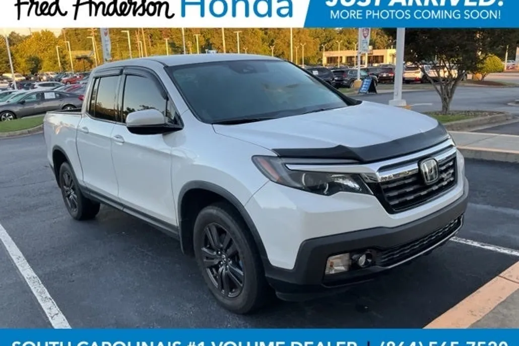 2020 Honda Ridgeline Sport photo 1
