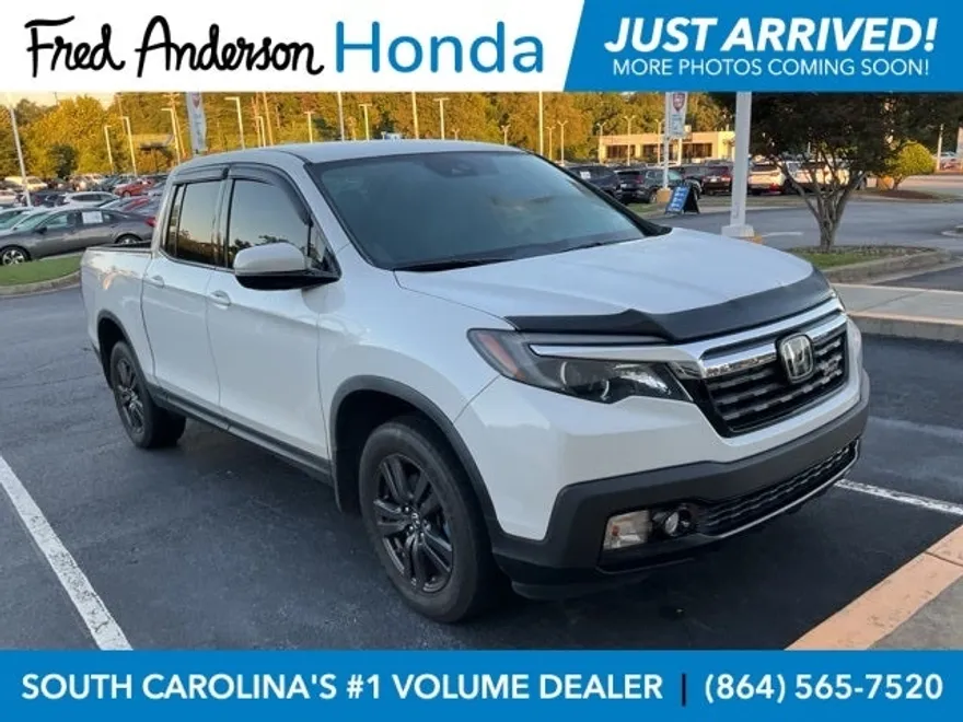 2020 Honda Ridgeline Sport photo 1