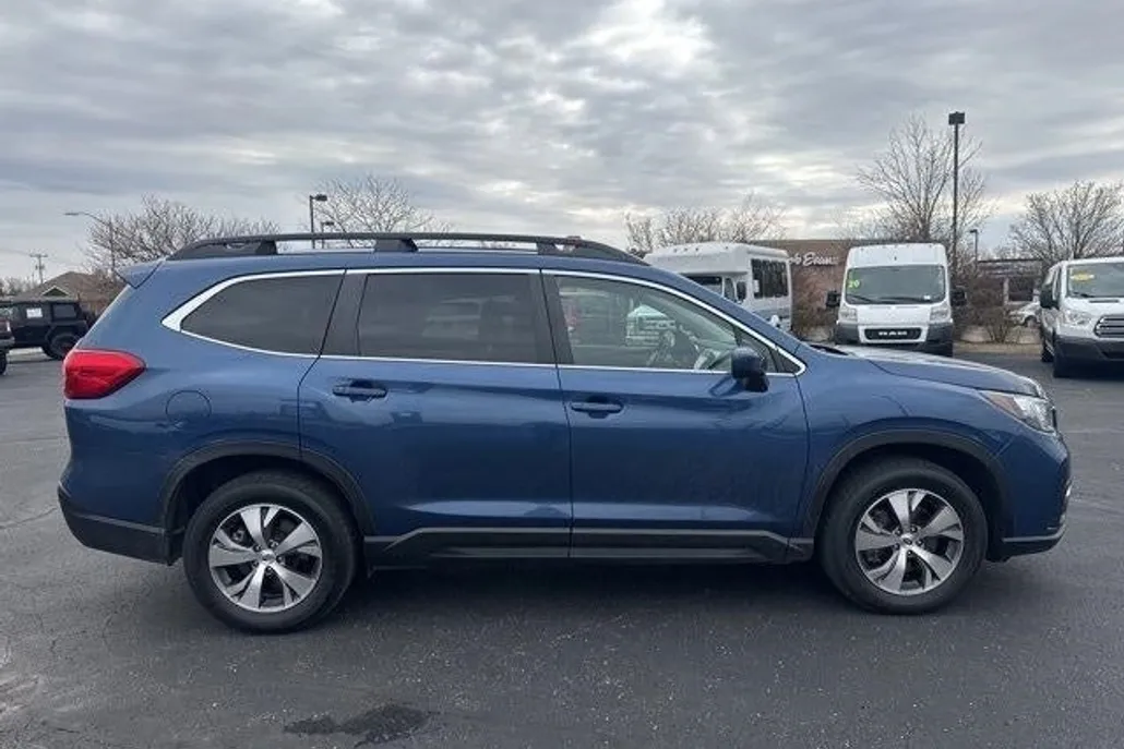 2022 Subaru Ascent Premium photo 1