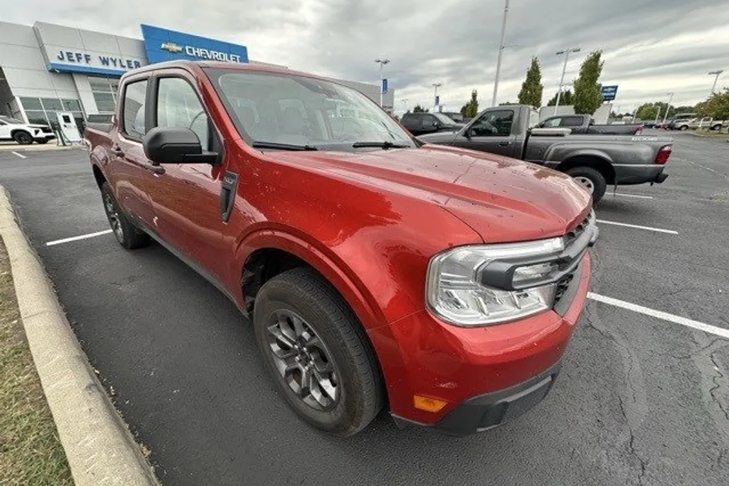 2024 Ford Maverick XLT photo 1