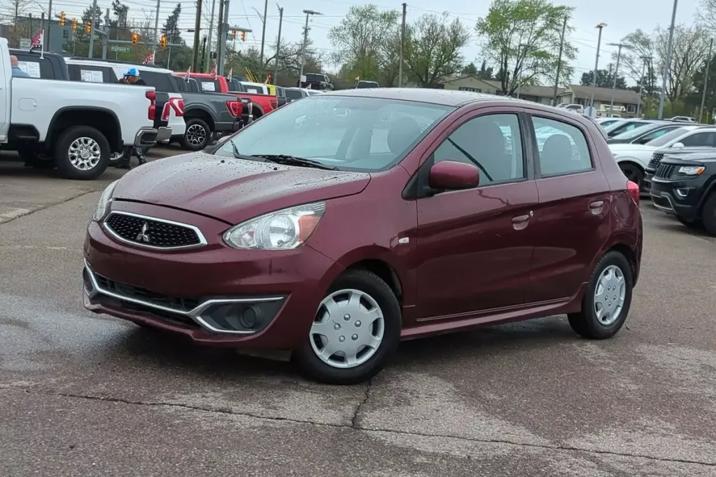 2018 Mitsubishi Mirage ES photo 1