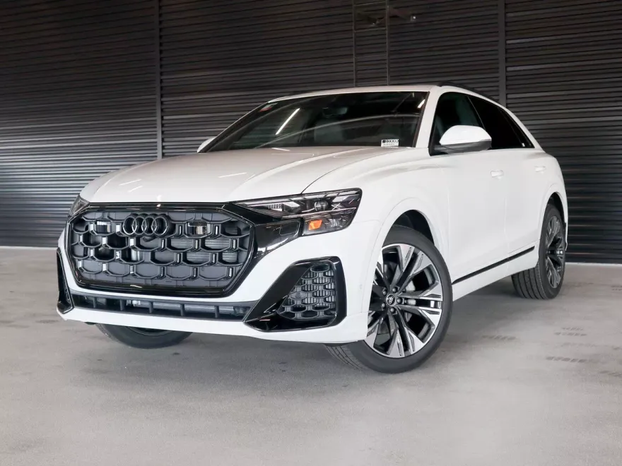 2025 Audi Q8 55 Premium Plus photo 1