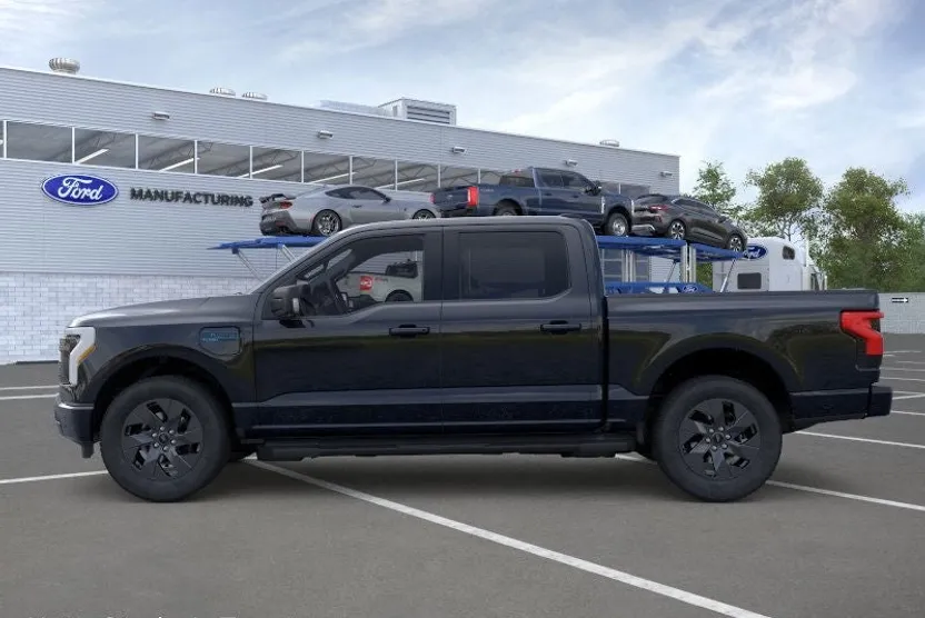 2025 Ford F-150 Lightning photo 1