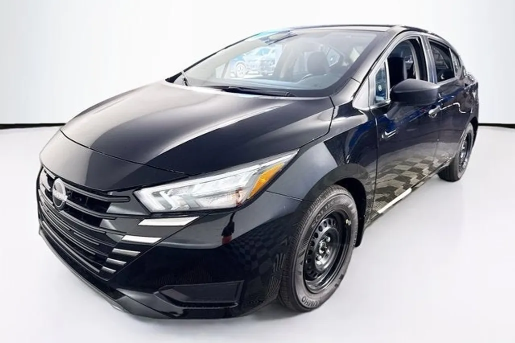 2025 Nissan Versa S photo 1