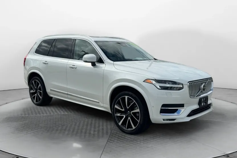 2023 Volvo XC90 Plus photo 1