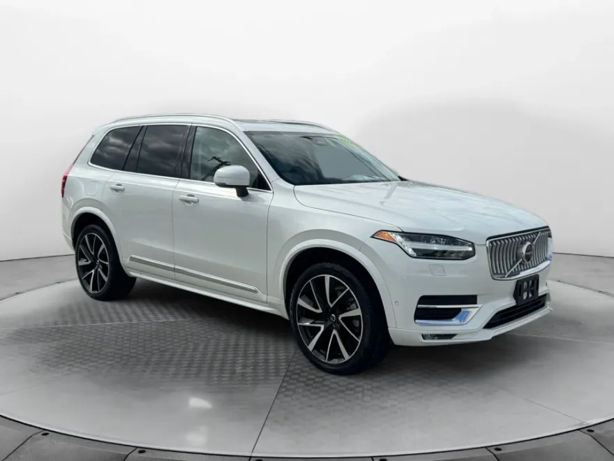 2023 Volvo XC90 Plus photo 1