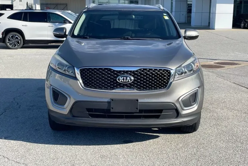 2017 Kia Sorento LX photo 1