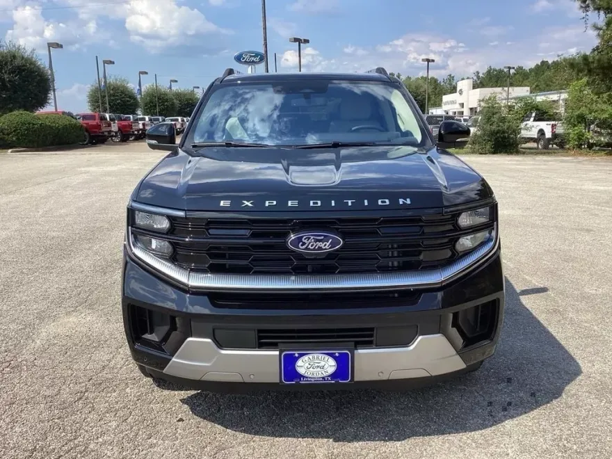 2025 Ford Expedition Platinum photo 1