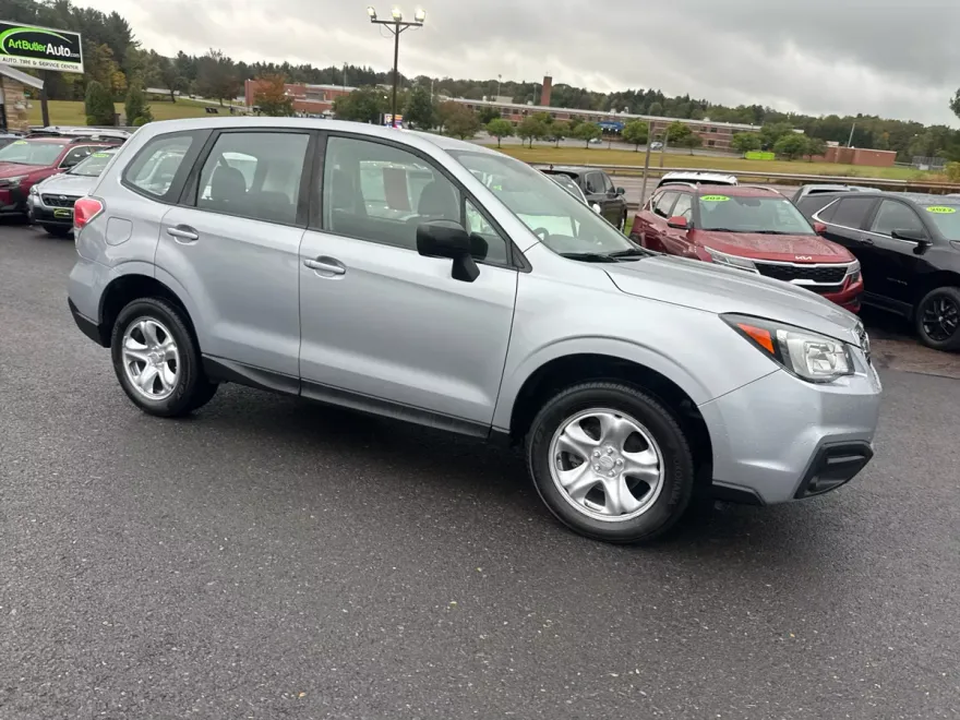 2018 Subaru Forester 2.5i photo 1