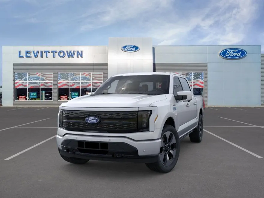 2025 Ford F-150 Platinum photo 1