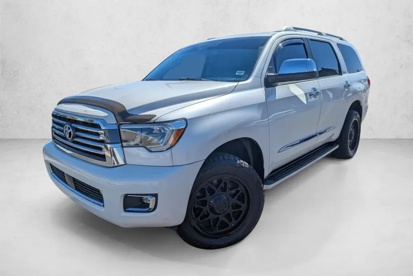 2018 Toyota Sequoia Platinum photo 1