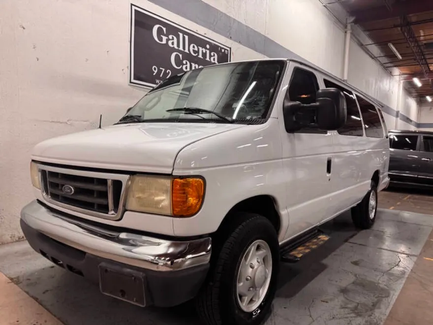 2007 Ford E-350 photo 1