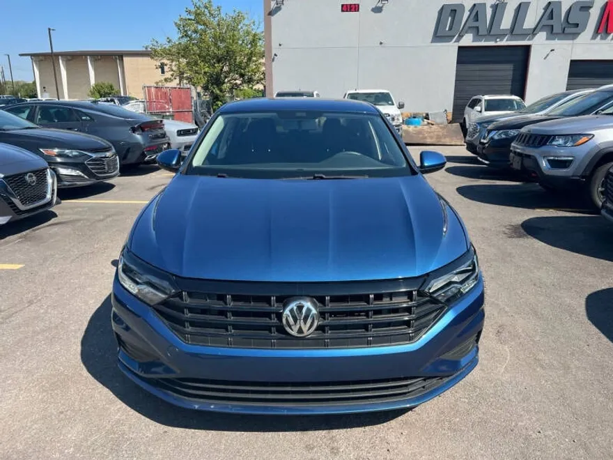 2019 Volkswagen Jetta R-Line photo 1