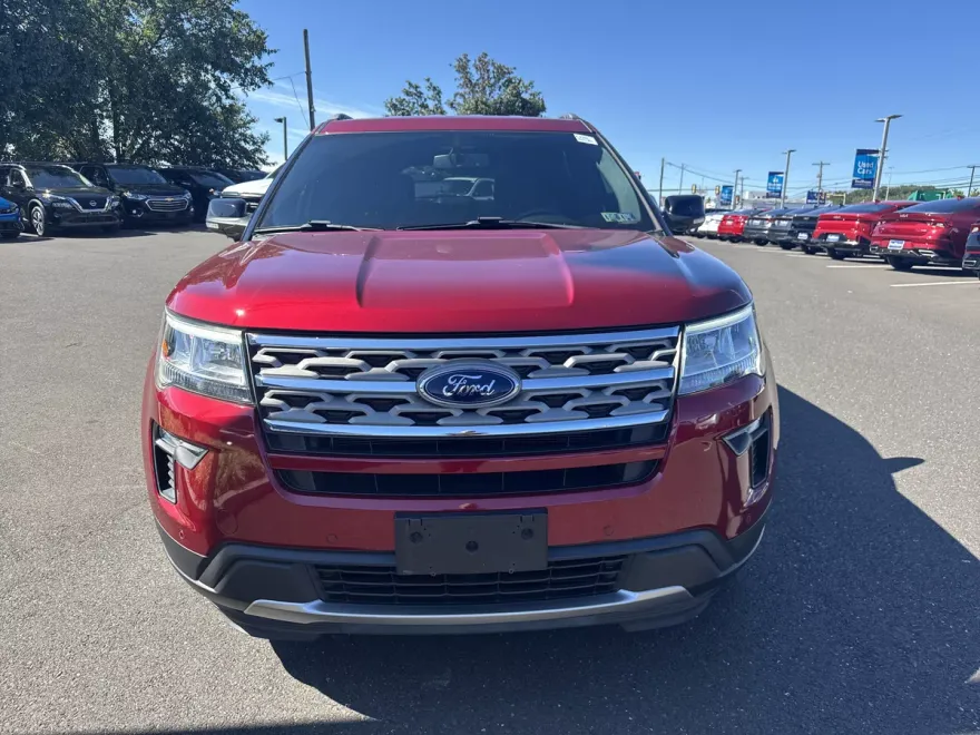 2018 Ford Explorer XLT photo 1