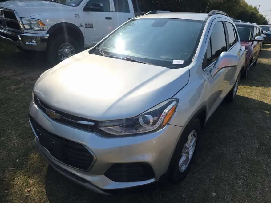2017 Chevrolet Trax LT photo 1