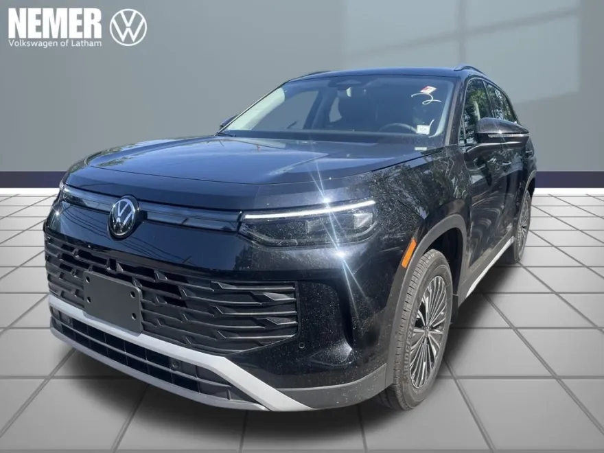 2025 Volkswagen Tiguan S photo 1