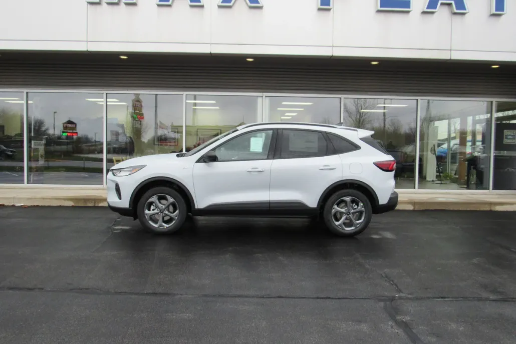 2025 Ford Escape ST-Line photo 1