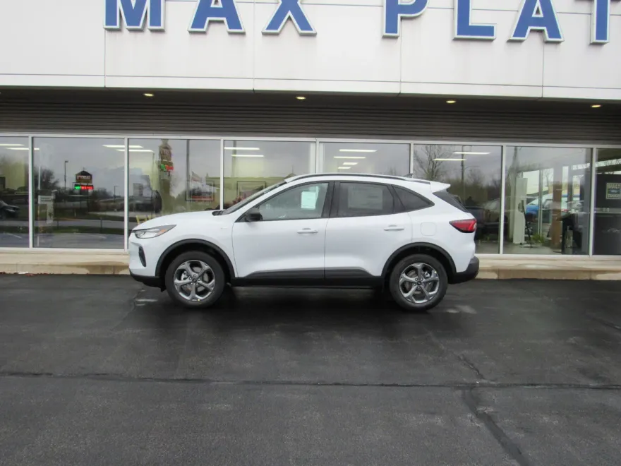 2025 Ford Escape ST-Line photo 1