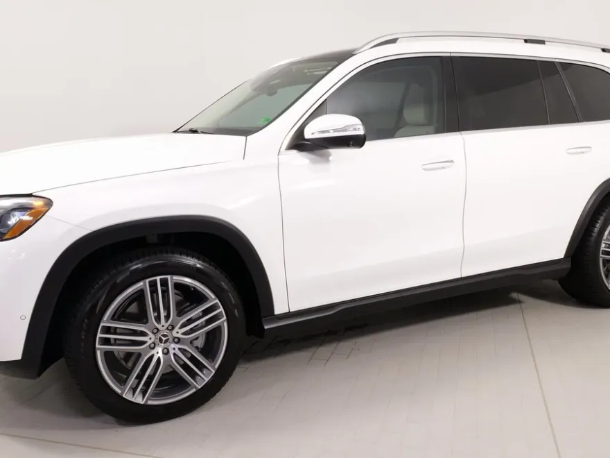 2024 Mercedes Benz GLS 450 photo 1