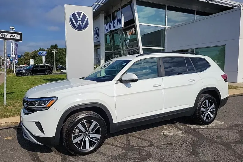 2022 Volkswagen Atlas SE photo 1