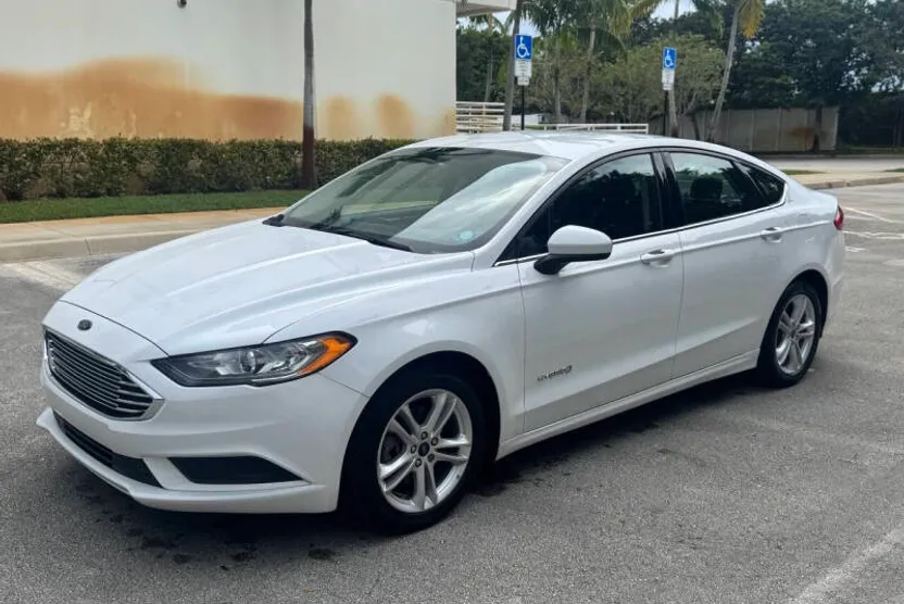2018 Ford Fusion Hybrid SE photo 1