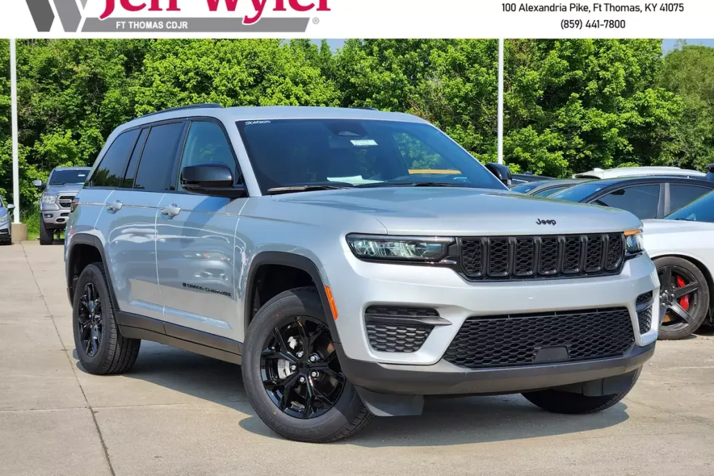 2024 Jeep Grand Cherokee Altitude photo 1