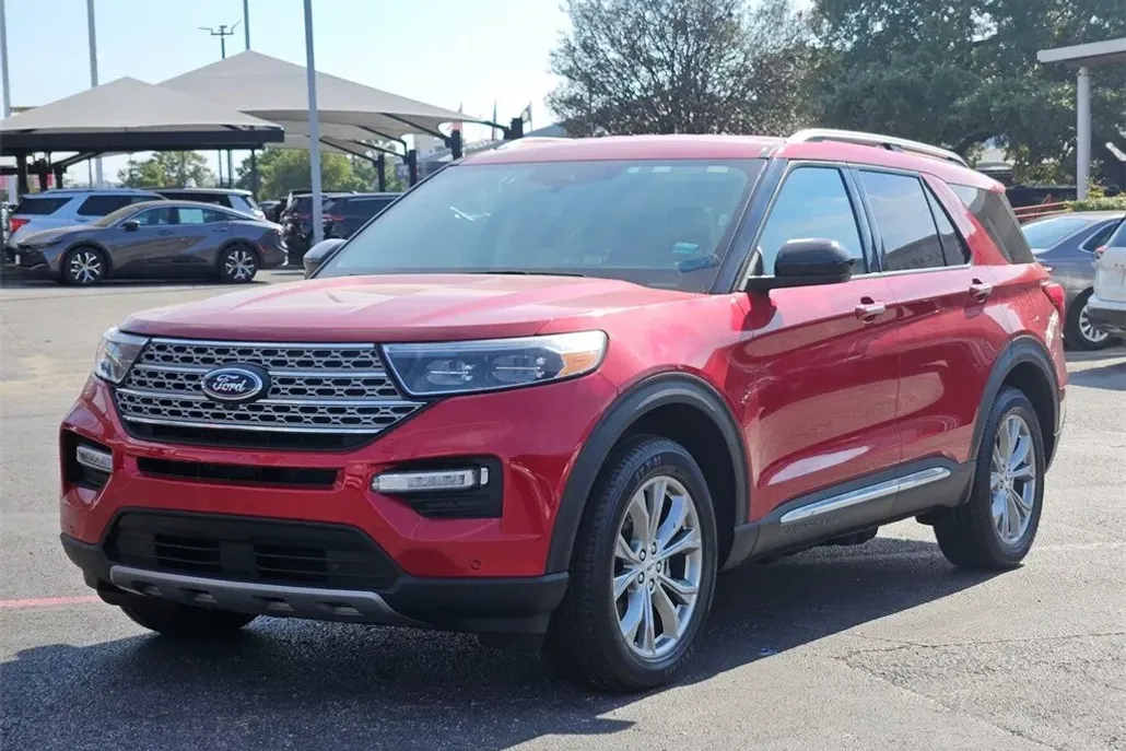 2023 Ford Explorer Limited photo 1