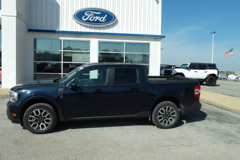 2022 Ford Maverick XLT photo 1