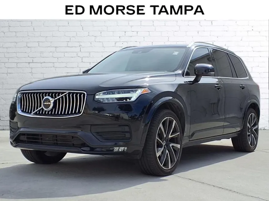 2021 Volvo XC90 Momentum photo 1
