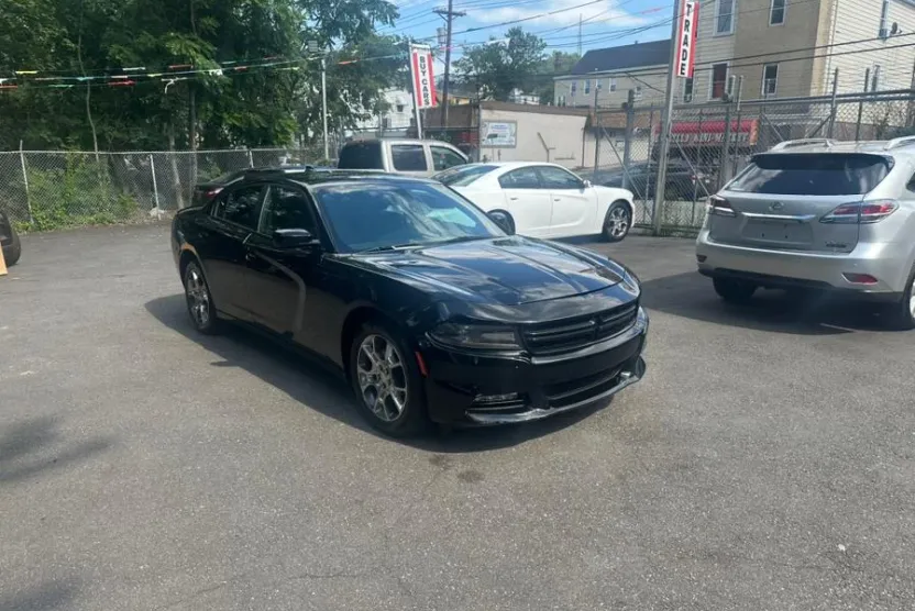 2016 Dodge Charger SXT AWD photo 1