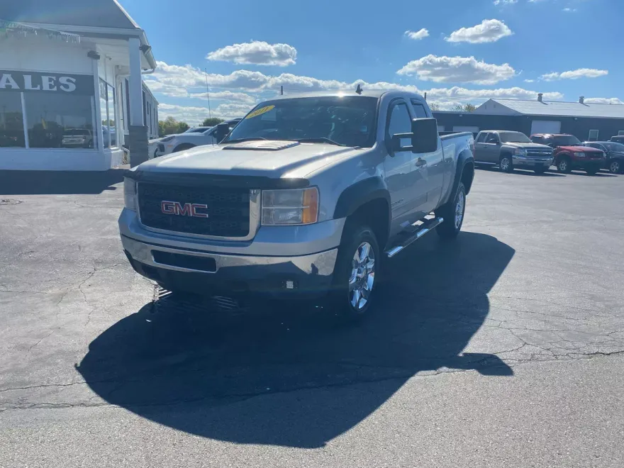2011 Gmc Sierra SLE photo 1