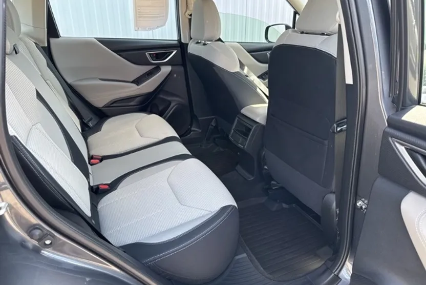 2022 Subaru Forester Base photo 1