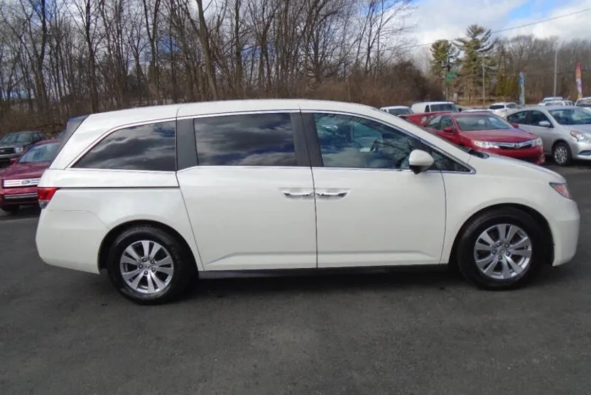 2015 Honda Odyssey EX-L photo 1