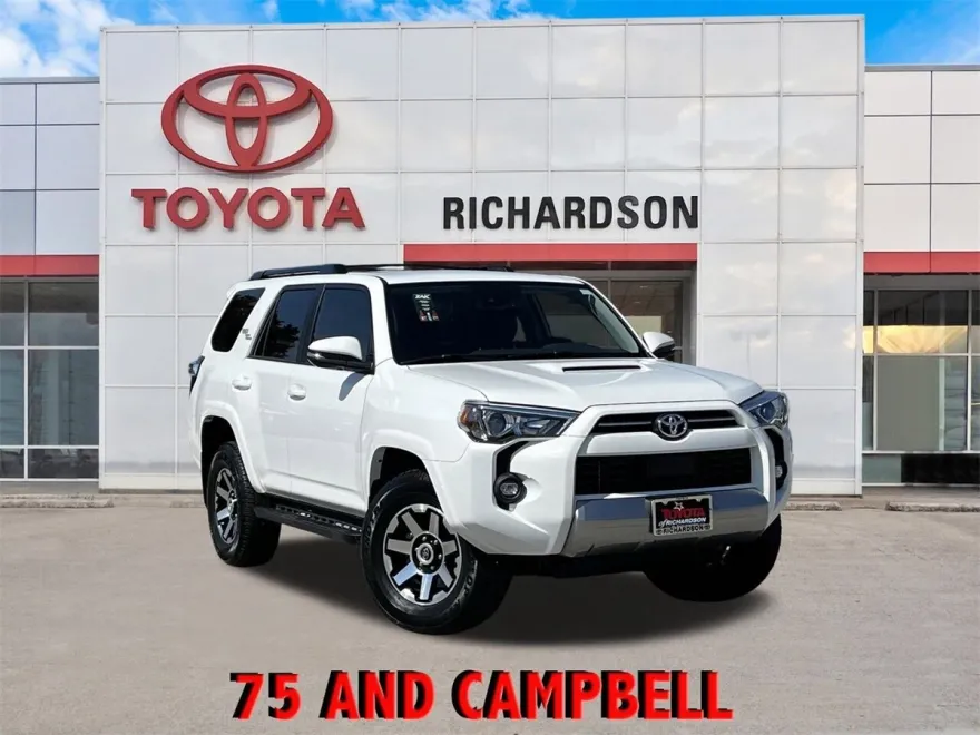 2022 Toyota 4Runner TRD Off-Road Premium photo 1