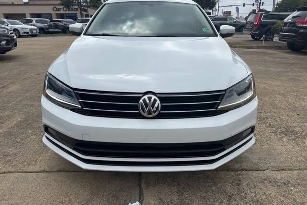 2017 Volkswagen Jetta 1.8T SEL photo 1