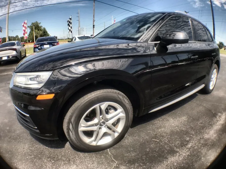 2018 Audi Q5 Premium photo 1