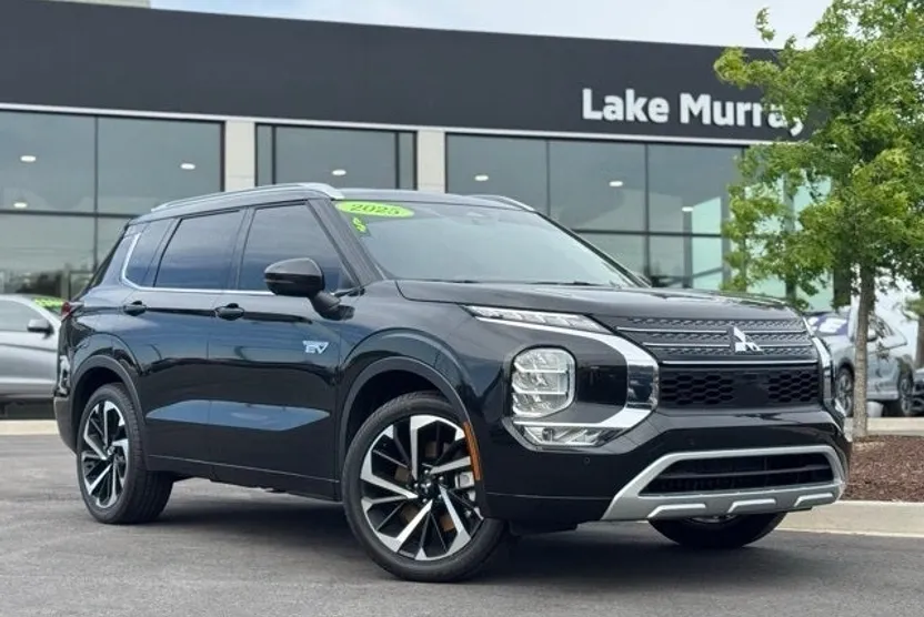 2025 Mitsubishi Outlander PHEV SEL photo 1