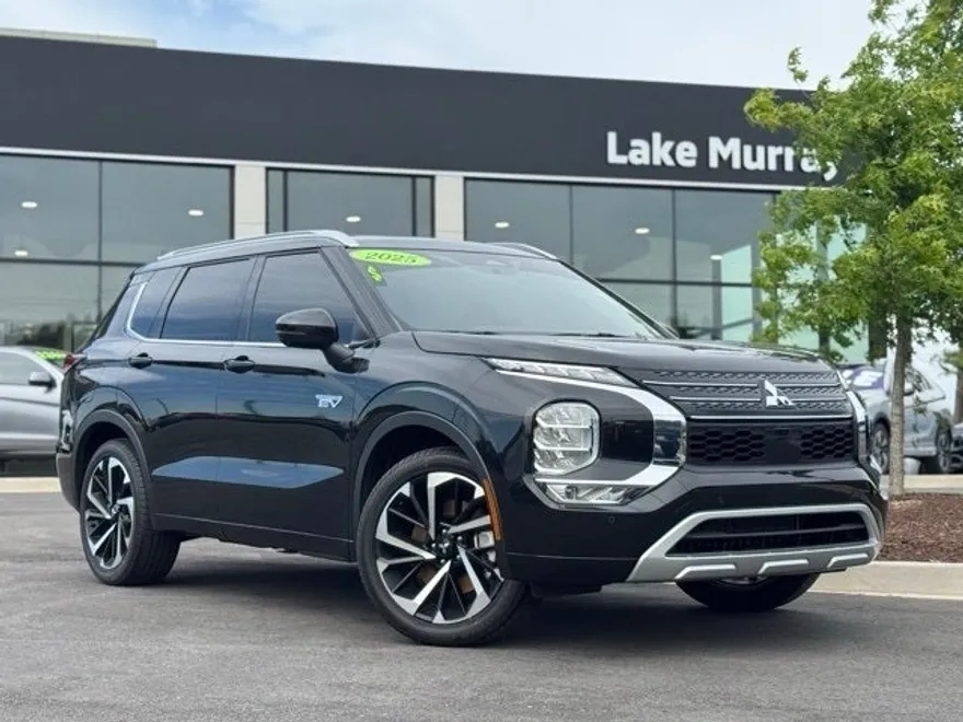 2025 Mitsubishi Outlander PHEV SEL photo 1