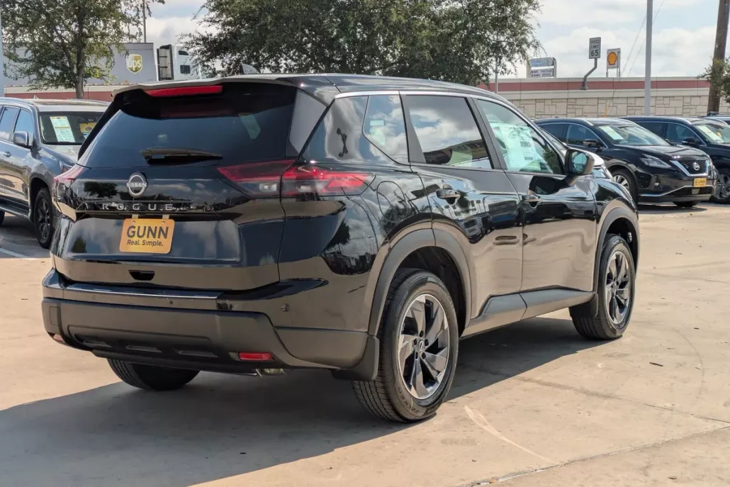 2026 Nissan Rogue SV photo 1