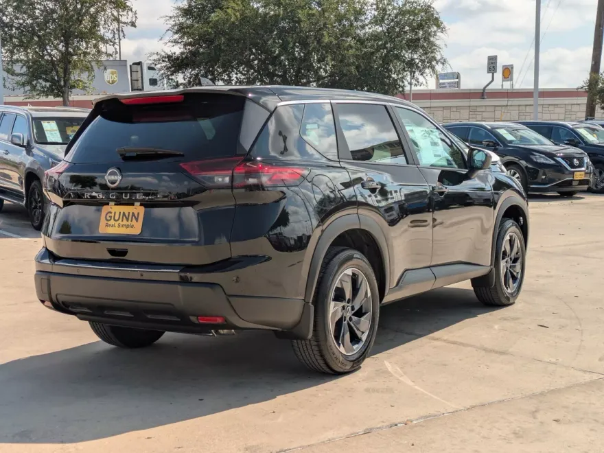 2026 Nissan Rogue SV photo 1